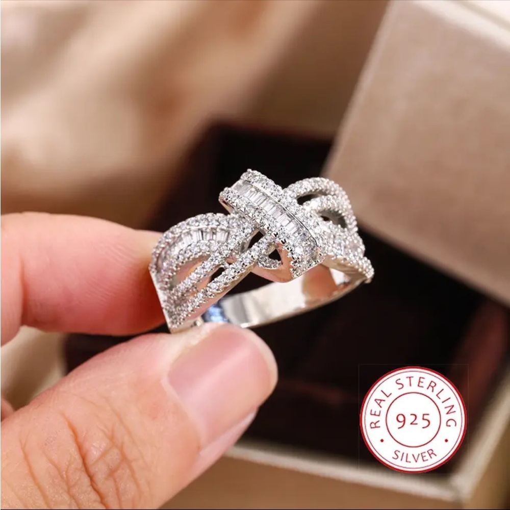 127. NEW Luxury Fashion Women 925 Sterling Silver Ring - Picture 4 of 4